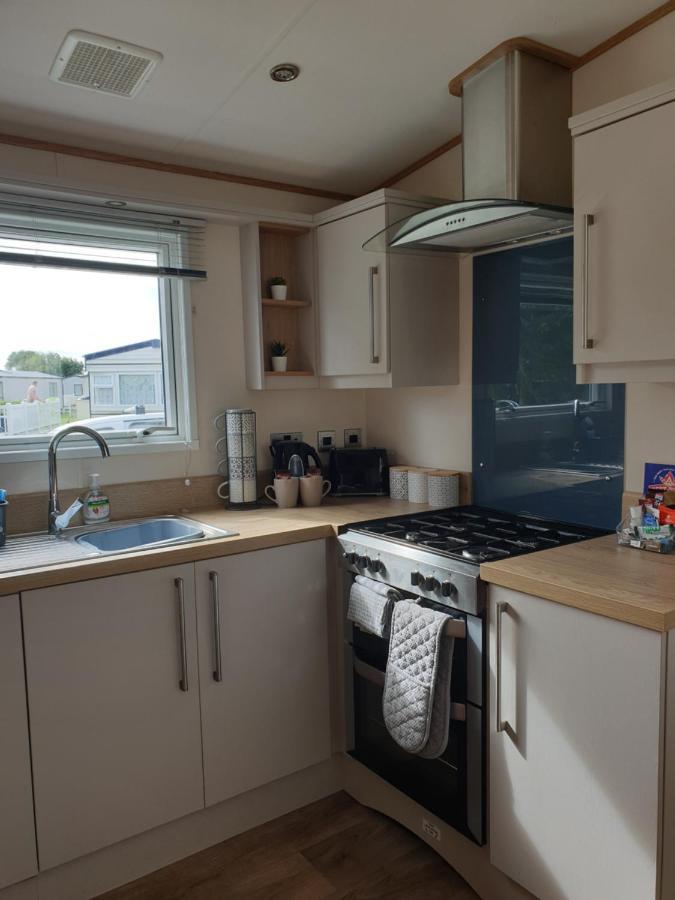 Luxury Tattersall Lakes Hot Tub Staycation 6 Berth Luxury Caravan Tattershall Exteriér fotografie